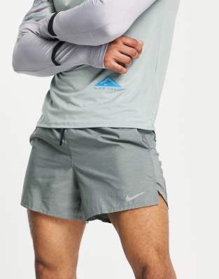 Nike challenger shorts 5 on sale inch