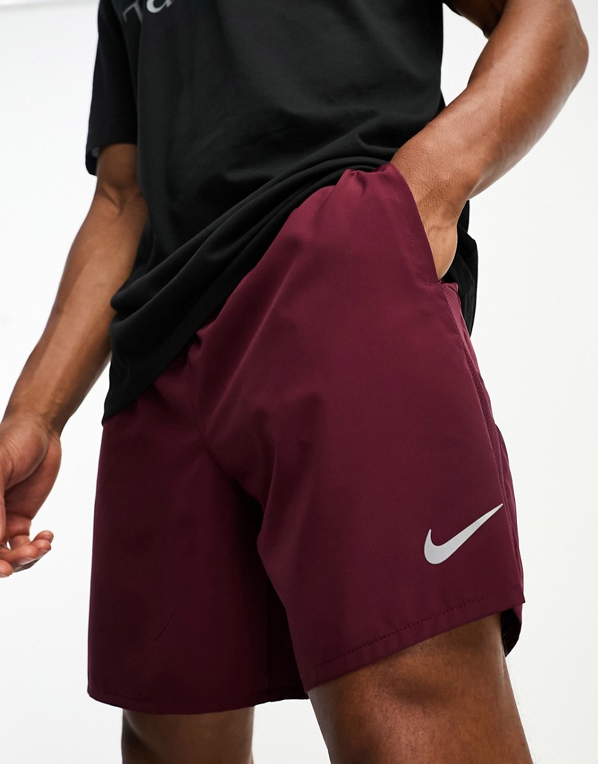Nike Running Challenger Dri-FIT 2-in-1 7 inch shorts in marroon-Purple