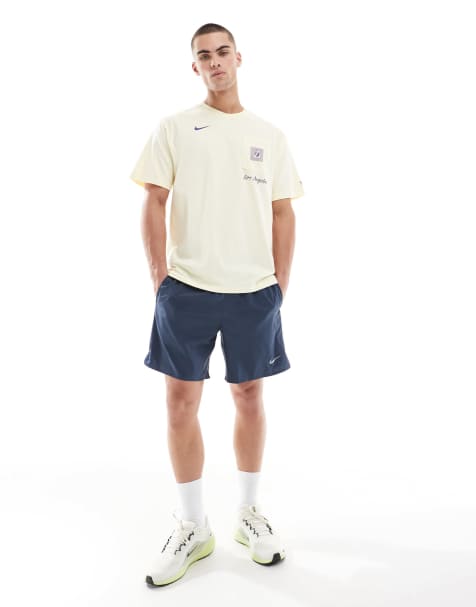 Nike Running Challenger Dri-FIT 7 inch shorts in dark blue