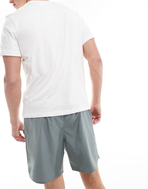 Nike Running Challenger Dri-FIT 7 inch shorts in gray, 3 of 5