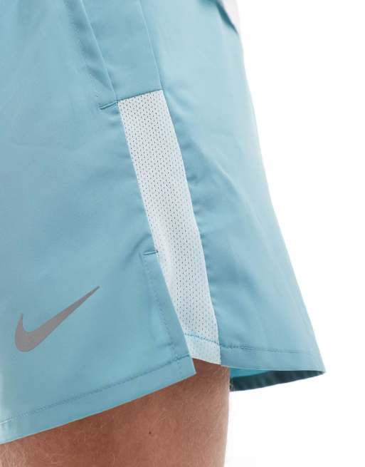 Nike Running – Challenger Dri-FIT – Jasnoniebieskie szorty o długości 5 cali, 5 z 5