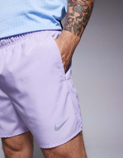 Nike Running - Challenger Dri-FIT - Lyslilla 5-tommer-shorts, 2 af 5