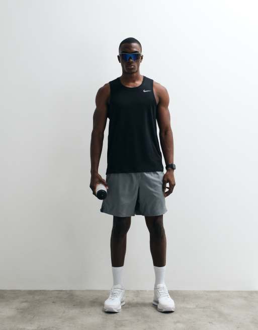 Nike Running - Challenger Dri-FIT - Pantaloncini grigi da 7", 4 di 5