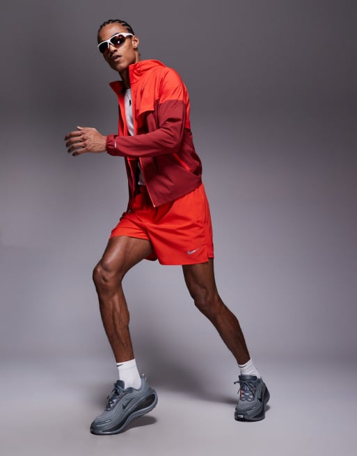 Nike Running - Challenger Dri-FIT - Pantaloncini rossi da 5", 2 di 5
