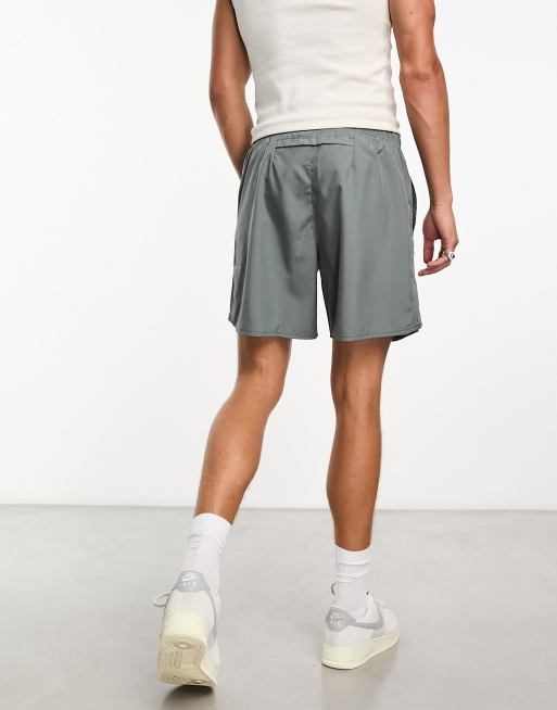 Nike Running – Challenger Dri-FIT – Szare szorty o długości 7 cali, 2 z 4