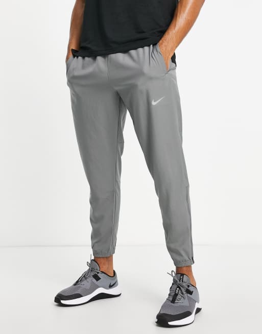 Nike running best sale woven joggers