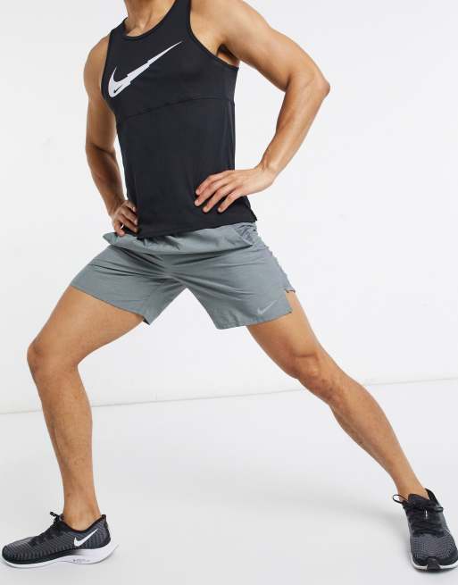 Nike Running - Challenger - Short 7 pouces - Gris