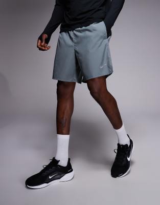 Nike Running - Challenger - Short 7 pouces en tissu Dri-FIT - Gris