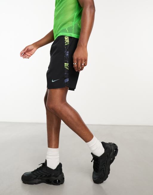 Nike Running - Challenger Studio 72 - Short 7 pouces en tissu Dri-FIT - Noir