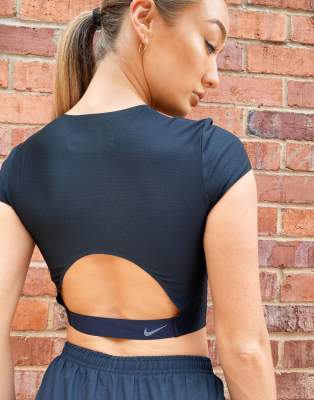 nike crop top running