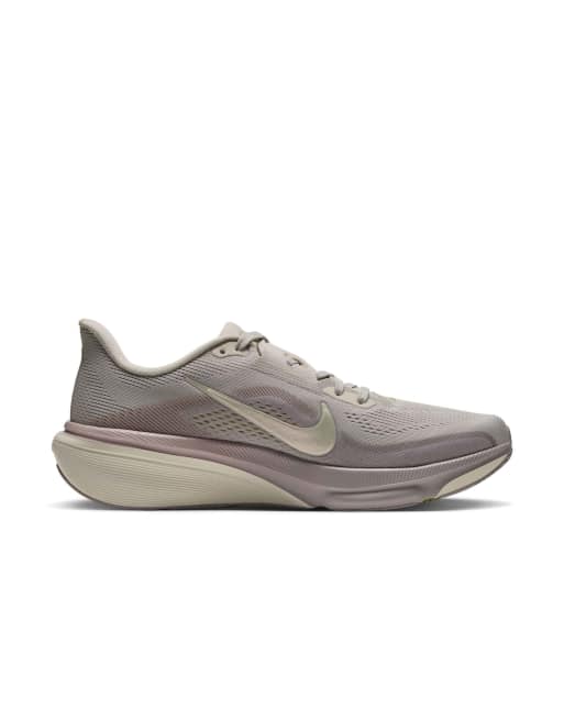 Nike Running Damen Air Zoom Pegasus 42 Road-Running-Sneaker in Grau, 3 von 4