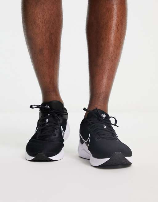 Nike Running - Downshifter 12 - Sneakers bianche e nere, 3 di 4