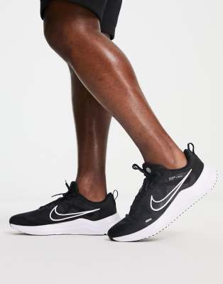 nike running trainers black and white