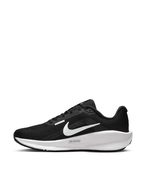 Nike Running – Downshifter 13 – Sneaker in Schwarz und Weiß - view 1