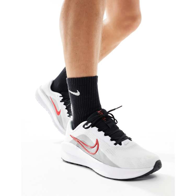 Nike Running Downshifter 13 Sneakers bianche e rosse ASOS