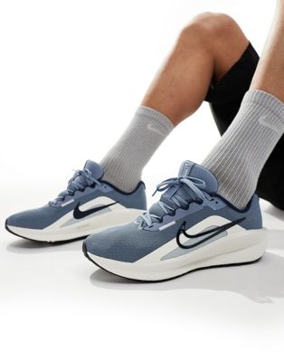 Nike Downshifter 13 Sneakers In Light Blue And White