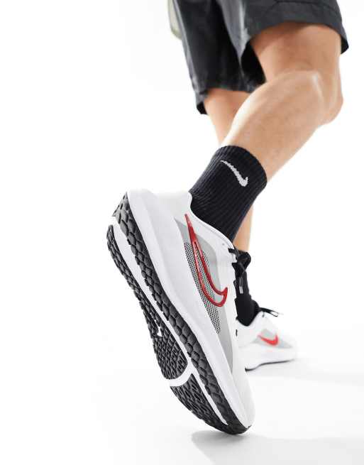 Nike White and Red Athletic Sneakers with Black Laces Mens 13 s-l400.jpg main image 4