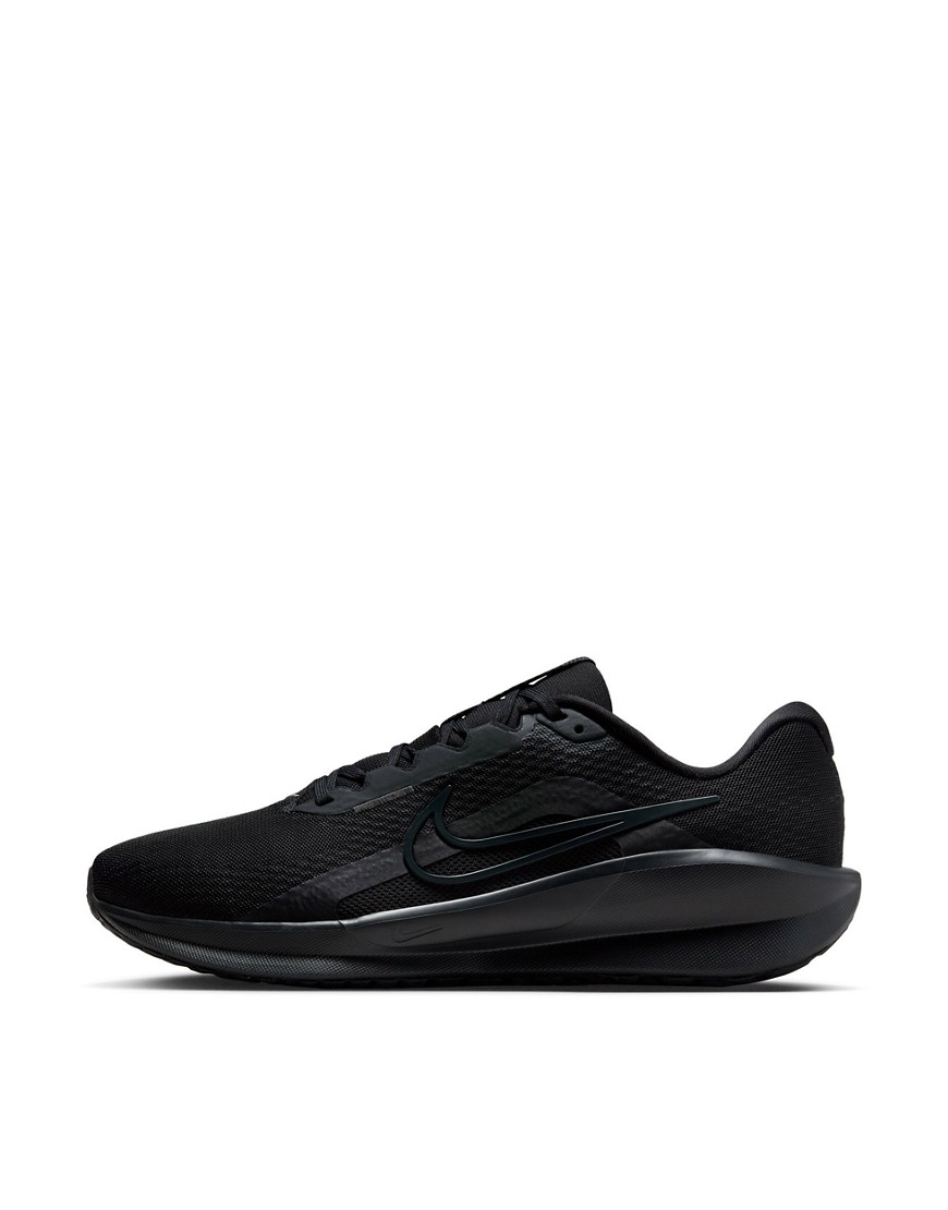 Nike Running Downshifter 13 trainers in black