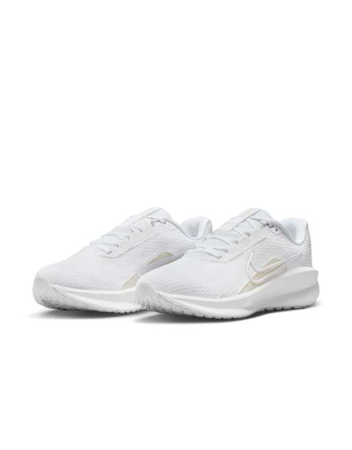  Nike Running Downshifter 13 trainers in white