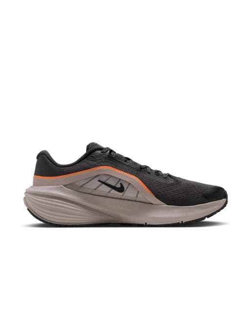 Nike Running Downshifter 14 sneakers da corsa su strada marroni, 3 di 4