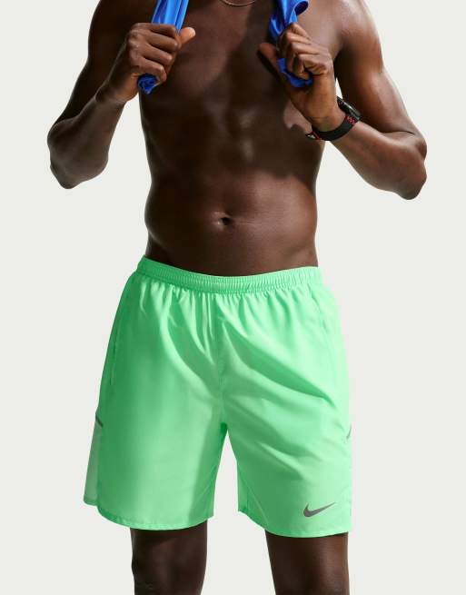 Nike Running - Dri-FIT - 18cm (ongeveer) - Hardloopshort met voering in groen, 2 van 4