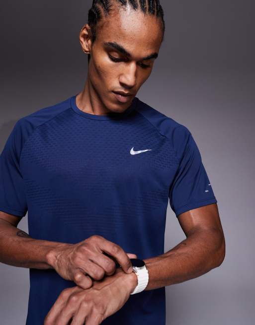Nike Running Dri-FIT ADV t-shirt in navy , 3 of 5