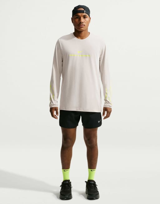 Nike Running Dri-FIT AeroSwift Connected T-shirt met lange mouwen in grijs, 4 van 4