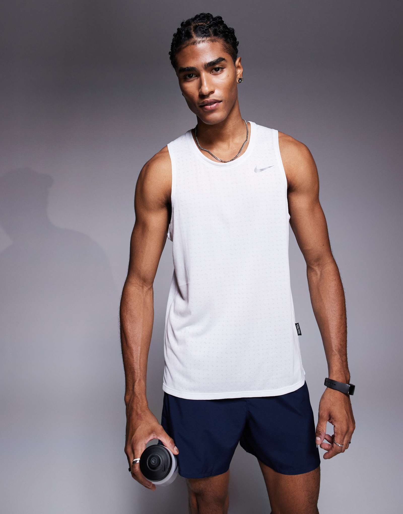 Майка Nike Running Dri-FIT Breathe Miler белого цвета