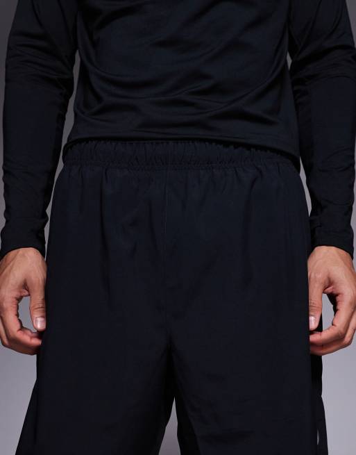 Nike Running Dri-FIT Challenger 7-inch 2-in-1 shorts in black, 4 of 5