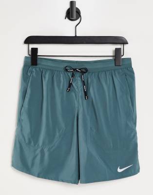 Nike Running Dri-FIT Flex Stride 7 inch shorts in blue-Blues