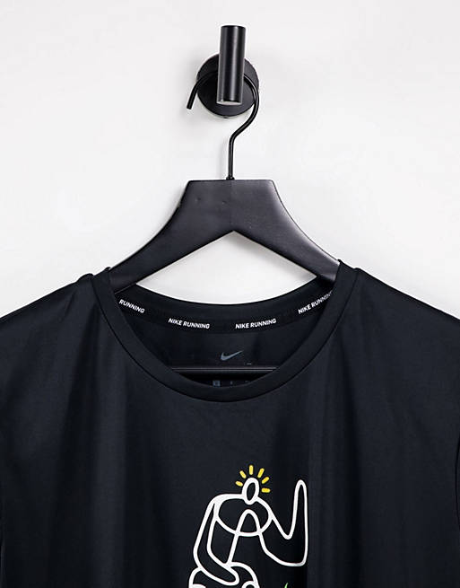 Sportswear Nike Running Dri-Fit Hackney Half Miler short sleeve top in black 