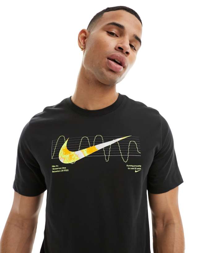 Nike Running - dri-fit iykyk logo t-shirt in black