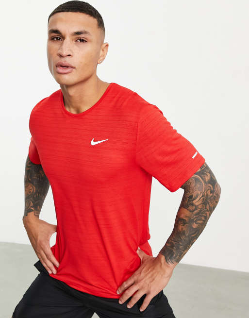 Scorch pegefinger Fjernelse Nike Running Dri-FIT Miler t-shirt in red | ASOS