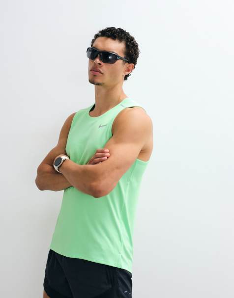 Nike Running Dri-FIT Miler tank top in green - view 1
