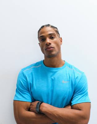 Nike Dri-fit Miler Top In Blue