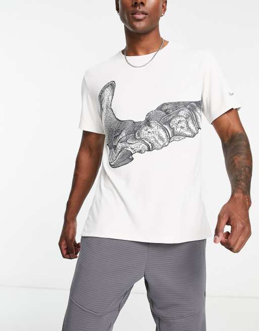 Nike running brs pack t-shirt in white best sale