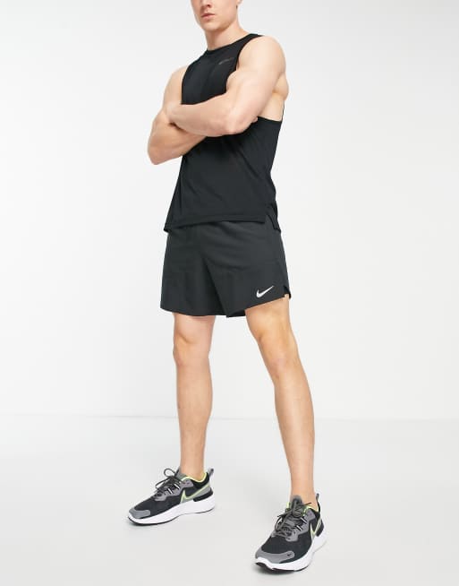 Nike Running Dri-FIT Stride 2-in-1 7-inch shorts in black, 4 of 4