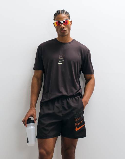 Nike Running - Dri-FIT - T-shirt grigio scuro, 2 di 5