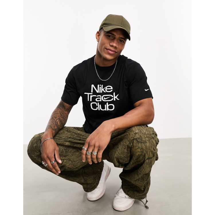 https://images.asos-media.com/products/nike-running-dri-fit-track-club-t-shirt-in-black/204509185-1-black?$n_750w$&wid=750&hei=750&fit=crop