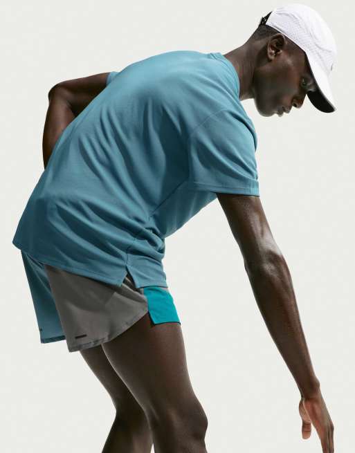Nike Running Dri-FIT UV Miler top a maniche corte blu, 2 di 4