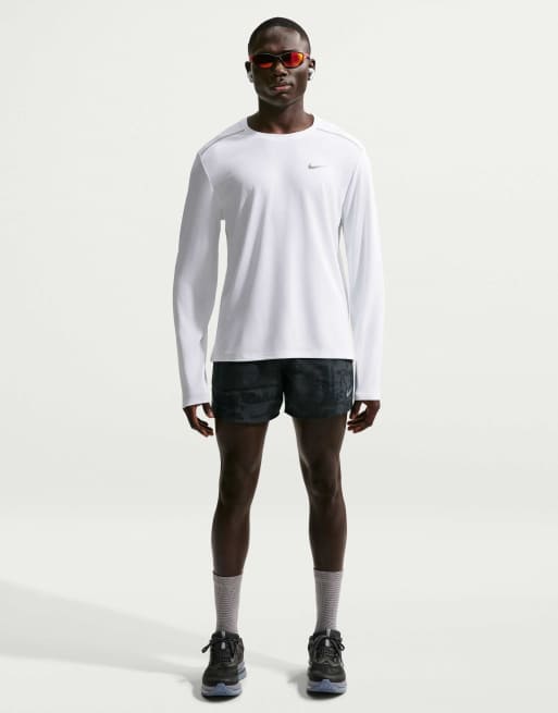 Nike Running Dri-FIT UV top de manga larga en blanco, 4 de 4