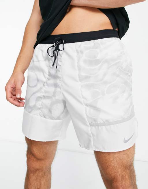 Nike Stride Men's Dri-FIT 7 Unlined Running Shorts.