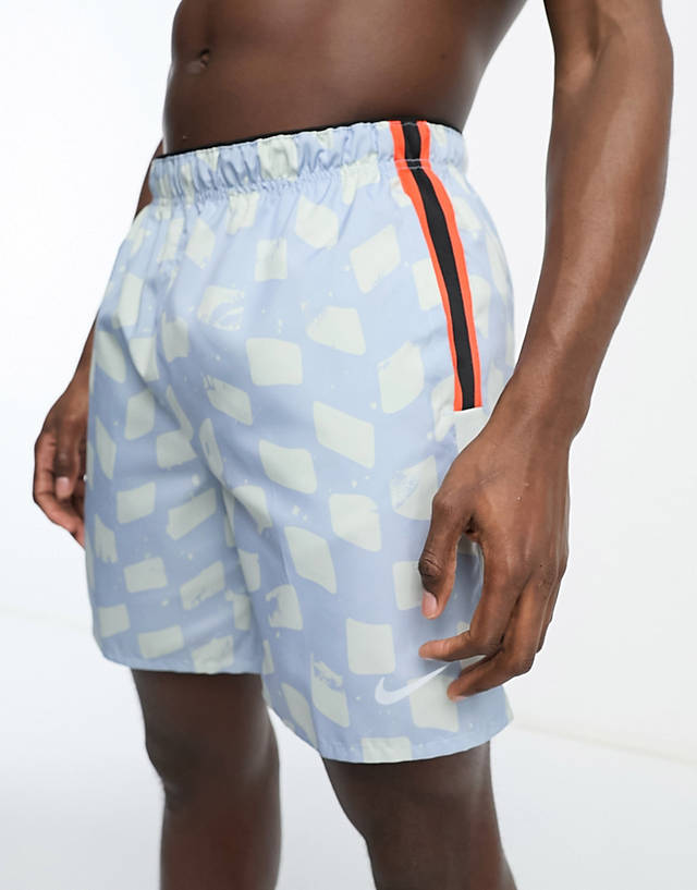 Nike Running - dye challenger dri-fit 7 inch shorts in blue