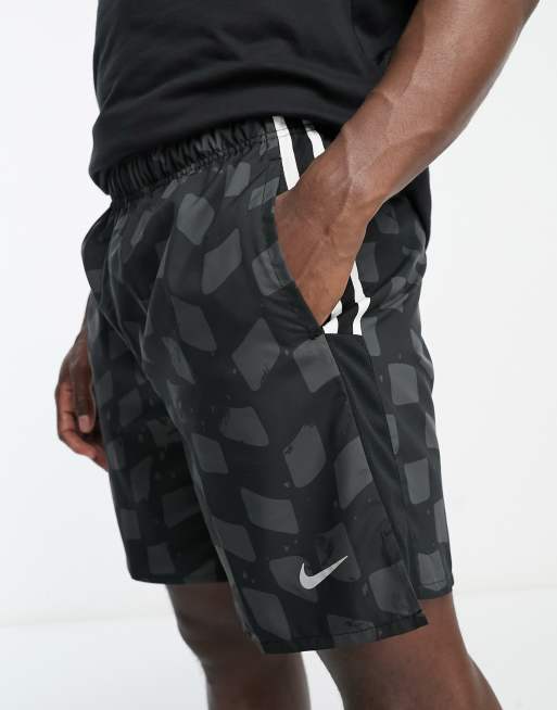 Nike woven store camo shorts