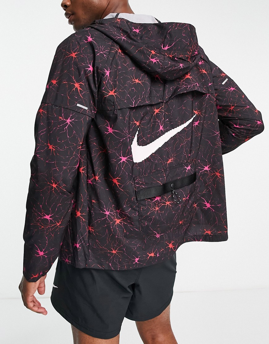Nike Running DYE Repel UV windbreaker printed jacket in black