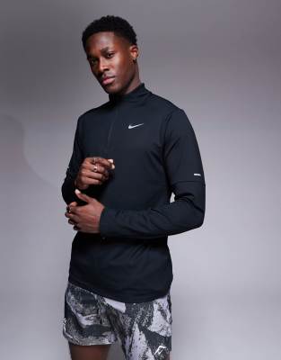 Куртка Nike Running Element Dri-FIT на молнии черного цвета 9990₽