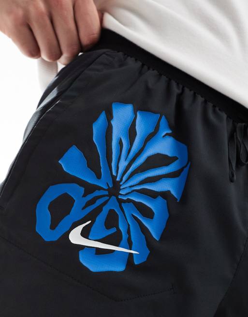 Nike Running Energy graphic Stride 5 inch shorts in black