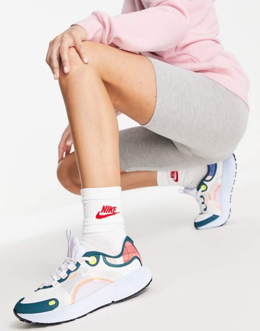 Nike Running – Escape Run Cozy – Sneaker in Weiß