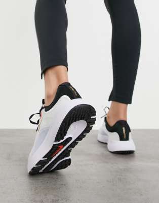 Nike Running Escape Run trainers in 