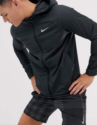 nike running essentials jackets in black